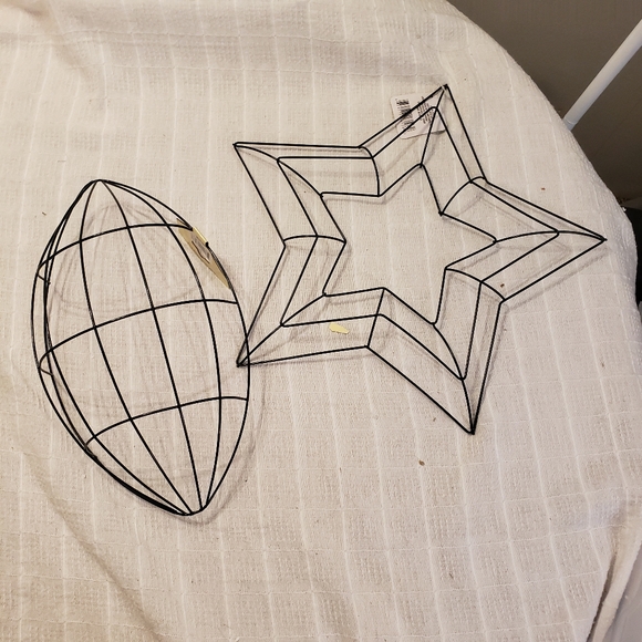Football and star wreath forms - Picture 1 of 8